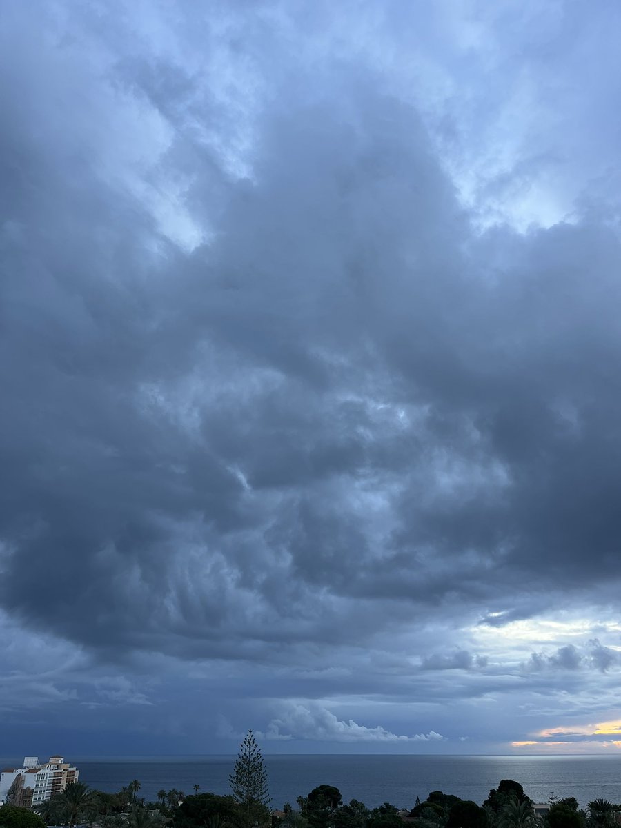 Buenos días 😃 🇪🇸💚
Me encantan los días así.