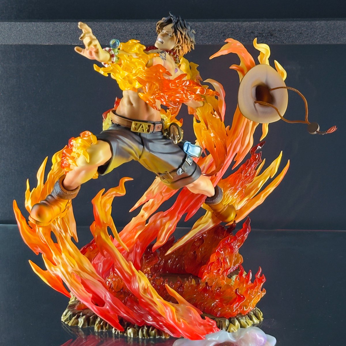 ポスト連投で恐縮ですがP.O.P 15thのエースです✨
現行の物と比べると細部で少し古さを感じますけど
当時のフィギュアとしては大胆なコンセプトですよね。
MAXIMUM再販連発で自分が得た唯一の恩恵でした。
他は大出血だったのでこれだけでも嬉しいですよ🥺

#ONEPIECE 
#POP_MH
#ワンピースフィギュア