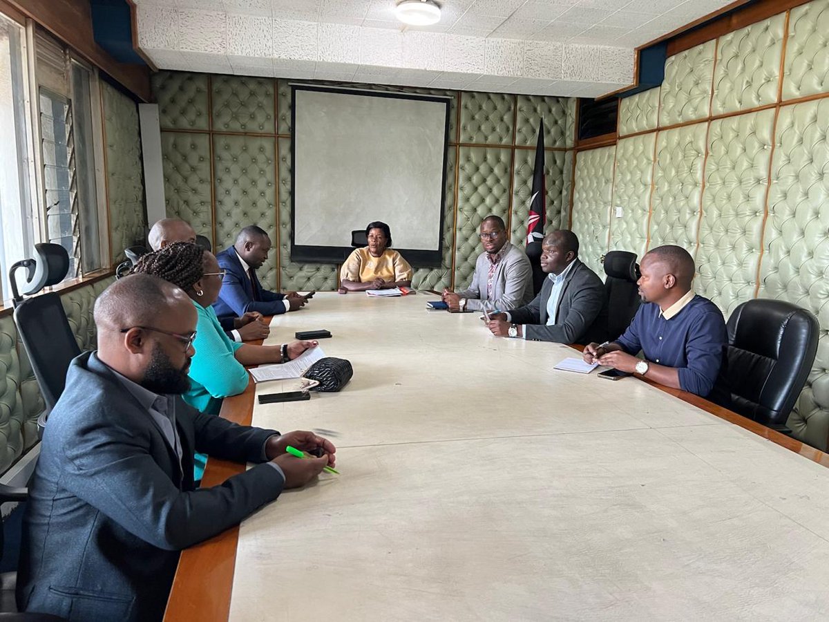 faridmed_'s tweet photo. Doing day 5/7, KUCO issued a 21 day strike notice, @MOH_Kenya &amp; @KenyaGovernors deliberately let it expire. We showed up for the Ministry of Labour conciliatory meeting but the other side was empty. Kenyans suffer most, emergencies delayed. It ends when promises are kept. https://t.co/1owqoEJlfo