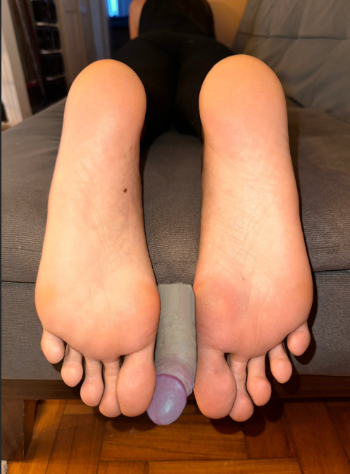 Another perspective, another bad loss against massive Goddess Mia soles
<a href="/bigsolesgirl/">Goddess Mia</a>