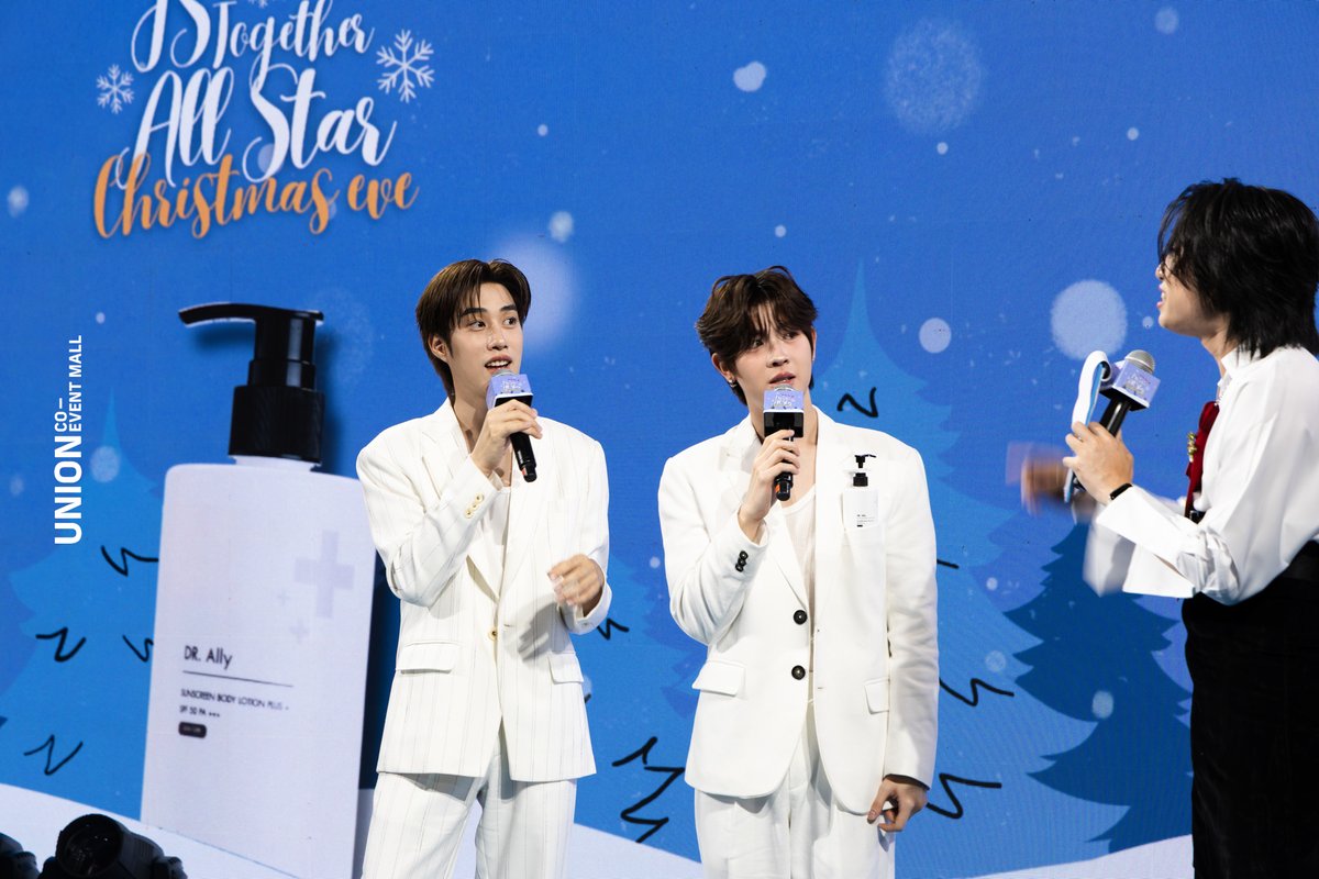 coeventspace's tweet image. #JSAllStarChristmasEve 🎄 เติมความสุขส่งท้ายปีแบบเต็มอิ่ม ✨ งานเดียวได้เจอศิลปินที่รักพร้อมกัน และยังมีผลิตภัณฑ์ดีๆ ให้ไปตามต่ออีกเพียบเลย

📸 facebook.com/share/p/17oXKj…
📍 UNION MALL G FL., UNION CO-EVENT SPACE ZONE A

#PerthTanapon #TleFirstone #fforce_ #JoongArchen 
#ppoohkt…