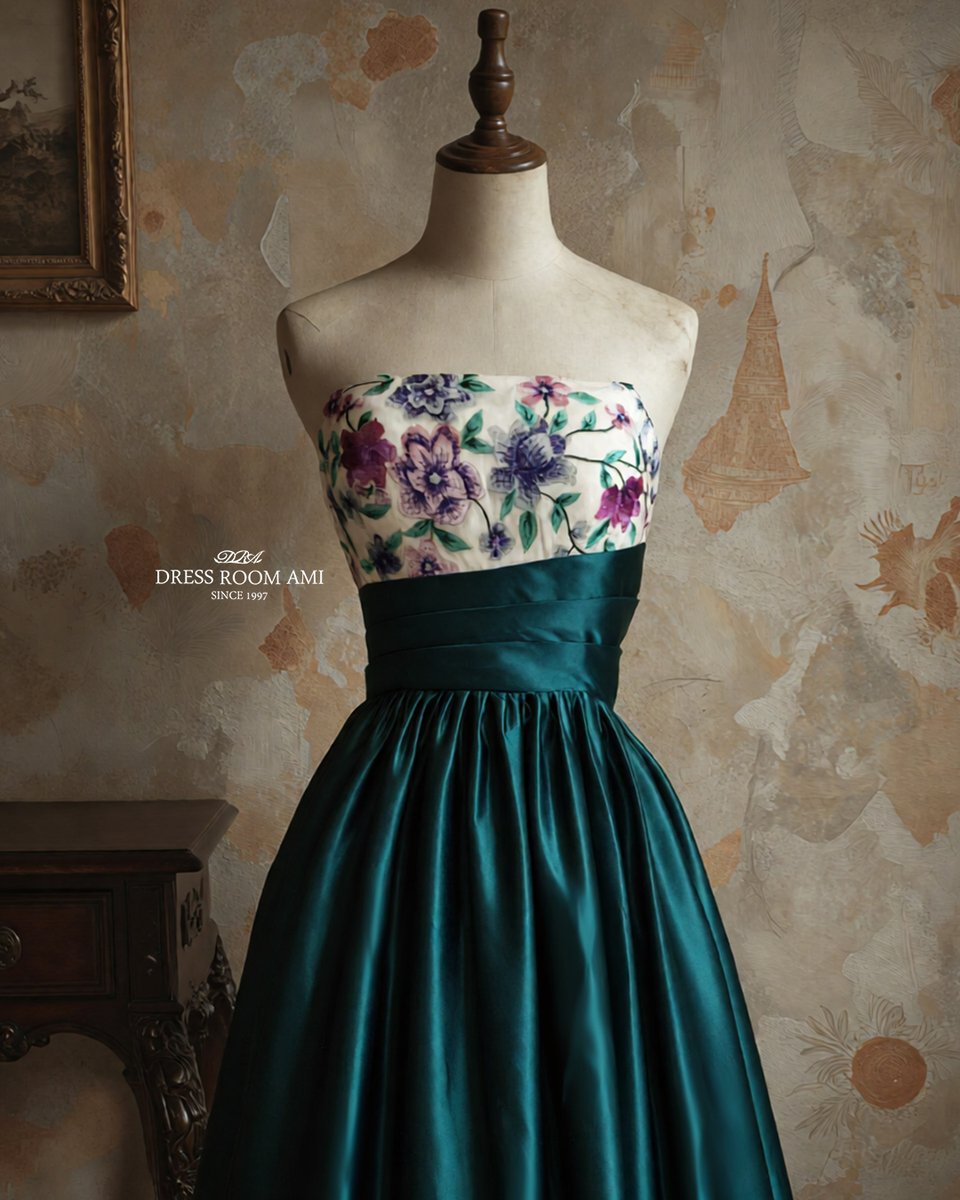 ドレスルームアミ　ドレス　ディープグリーン 新作・新入荷の発表会ドレス2025