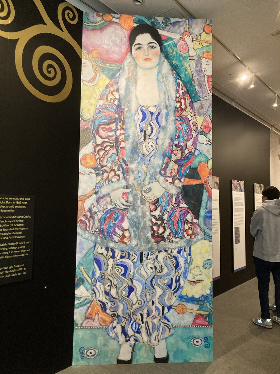 Masumi133's tweet photo. グスタフ・クリムト
なんと幸福感に溢れた絵だろう
彼の描く女性は一人ひとり個性が違う
まるで別の人が描いたよう
風景画さえ光と喜びに溢れている

写実的でありながら
デザイン性も美しい
幸福で満ちているクリムトの世界観

&amp;没入型展覧会の迫力
行ってよかった…！

#クリムト展 
#没入型展覧会 https://t.co/z1THAEPHXk