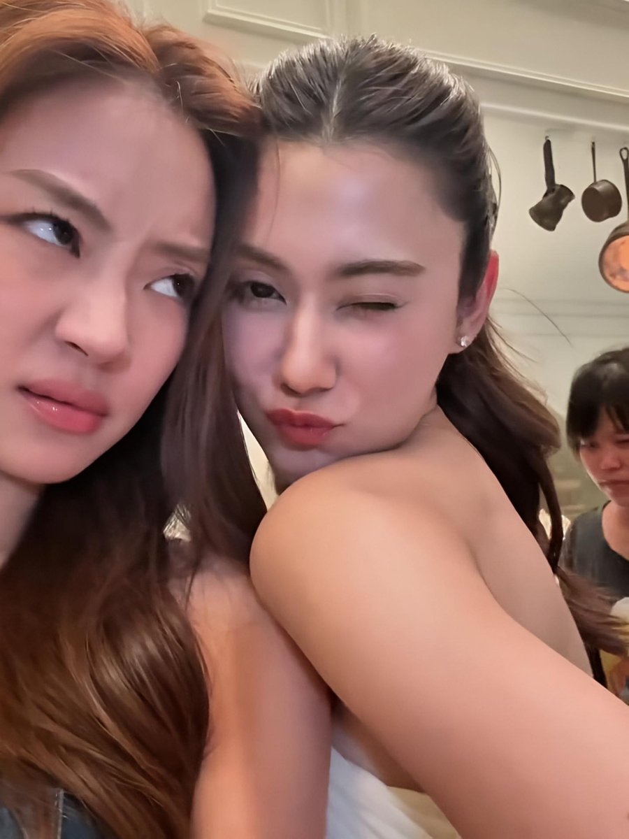 biruaena tweet media