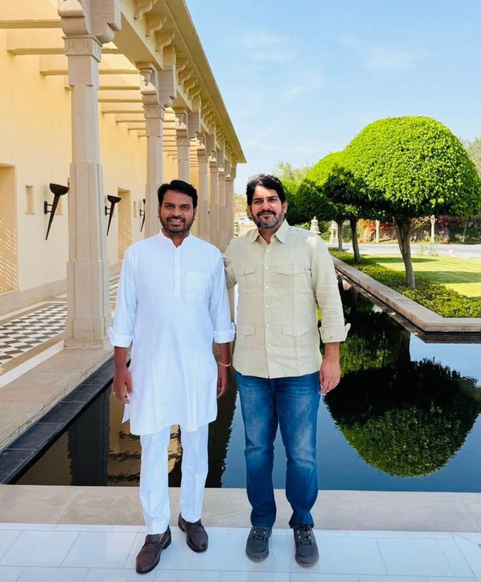 बड़ी सादड़ी (चित्तोड़गढ़) की आवाज़, संघर्षशील व्यक्तित्व, हमारे बड़े भाई श्री <a href="/Deepak_Mewara1/">Deepak B.Mewara</a> जी को #जन्मदिन की हार्दिक बधाई एवं शुभकामनाएं, मैं आपके उज्जवल राजनीतिक भविष्य एवं स्वस्थ जीवन की कामना करता हूँ।🎉