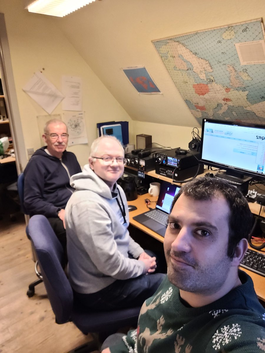 opusiton's tweet photo. Juletest. 2025 EDR juletest radioamatør I #OZ8ERA #Helsingør #Danmark #edr #klub #hobby #konkurrence https://t.co/yxEMwTV1ls