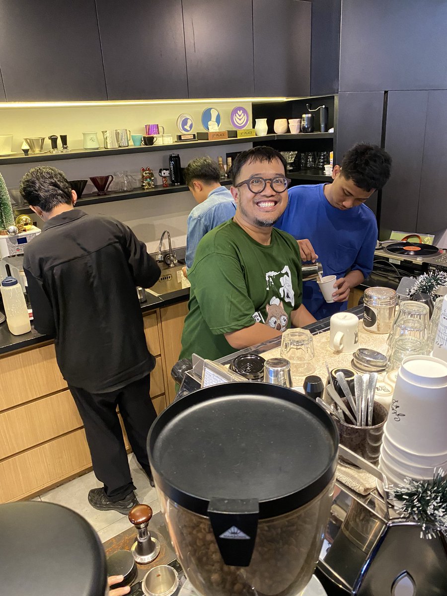 Antrine suwi wkwk <a href="/efenerr/">Farchan Noor Rachman</a>