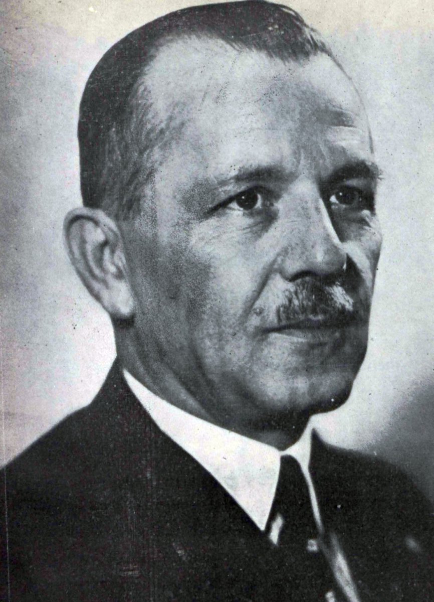 Büyük Başkanımız nur içinde yatsın.

"Biz Türküz, Türkçüyüz ve daima Türkçü kalacağız. Bizim için Türkçülük bir kan meselesi olduğu kadar ve lâakal o kadar bir vicdan ve kültür meselesidir."

(Fenerbahçe Başkanı) Şükrü Saracoğlu