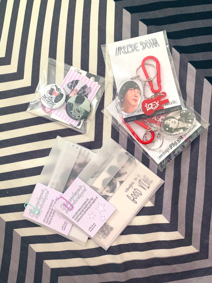 look what came into my mail today!!! ugh the keychains are cute😩❤️ <a href="/aveclovie/">aveclovie</a>