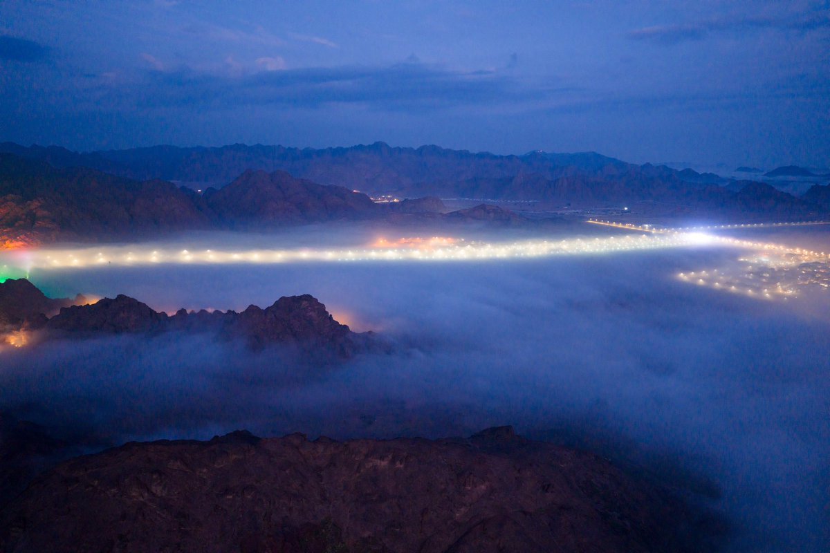 🌁 | ضباب حائل

حائل تطل علينا اليوم
تحت الضباب 🌥️

#شتاء_حائل
📸 | #حائل_الأجمل
#أمانة_منطقة_حائل