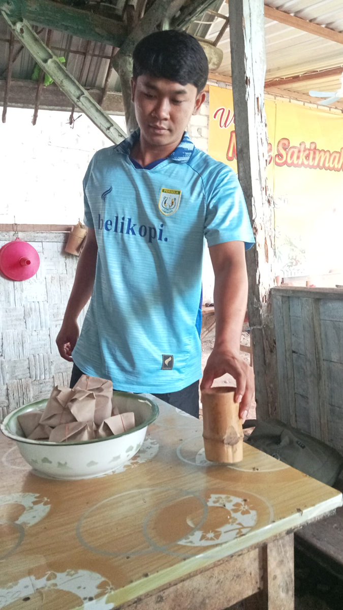 karyawane persela pas ngombe toak 😁☝🙏