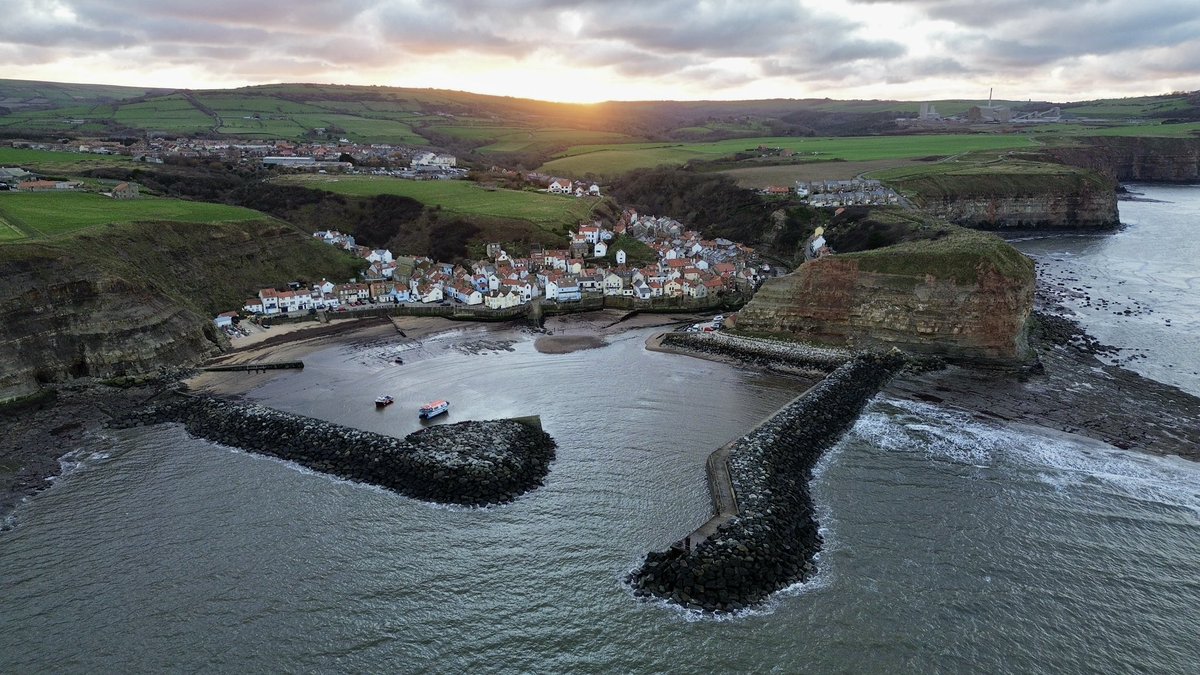 Dr Simon tweet media