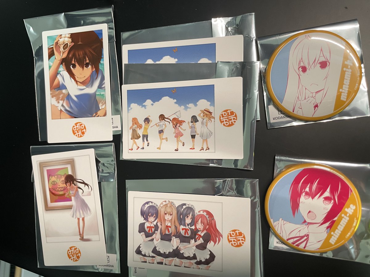 さらに追加でチェキ風カードと缶バッジ(千秋グループ)を買った！ 被り