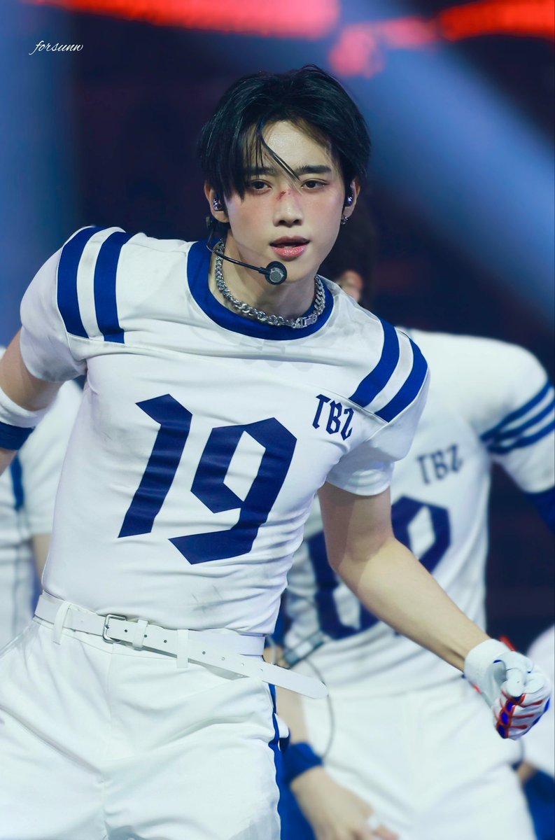 아랫니 두개..💕