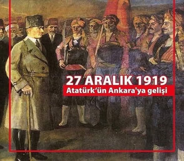 “KIZILCA GÜN!”
27 Aralık 1919
Cumartesi!
Seymenler Ulucanlar’daki Sarı Ahmet’in kahvesi önünden hareketlendiler.
Hedef Hacı Bayram Camii!
Seymen Alayı, Seymen geleneğini yerine getirmek üzere cami avlusuna geldi.
Kayyum Dede Seymen duasını yaparken kurban kesildi.
En önde beyaz
