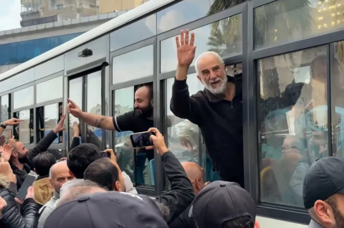 سوريا تفرج عن 70 عسكريا سابقا "لعدم تورطهم بجرائم حرب" 