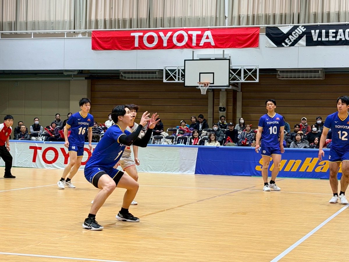 VolleySunHawks's tweet photo. 🦅
試合結果🏐

2025-26 V.LEAGUE MEN

12/27(土) 13:00
 VS#奈良ドリーマーズ
📍トヨタスポーツセンター第二体育館

🦅25-19
🦅25-21
🦅24-26
🦅25-22

セットカウント3-1で勝ちました
たくさんのご声援ありがとうございました🦅 https://t.co/926g4tTwOX