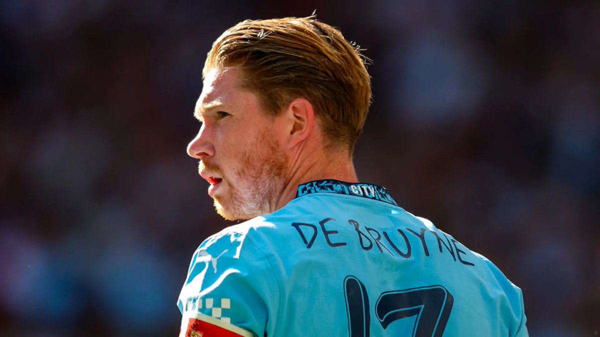 TouchlineX's tweet photo. 🚨 𝗗𝗜𝗗 𝗬𝗢𝗨 𝗞𝗡𝗢𝗪: Despite his brilliant 10 year career at Manchester City, Kevin de Bruyne NEVER won a Premier League Player of the Month Award. ❌🏆 https://t.co/gYWZVgqEj8