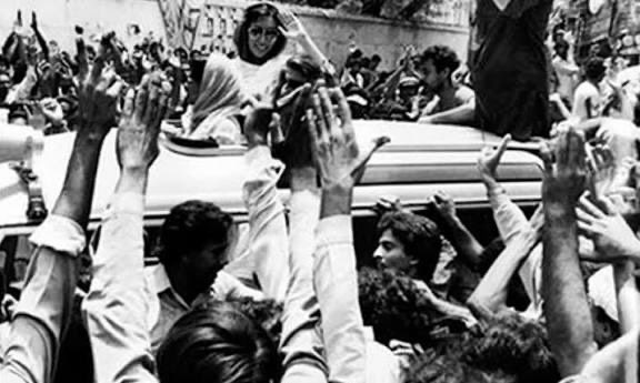 bilalsidzz's tweet photo. 2/ From exile to imprisonment, threats to assassination attempts, SMBB never chose the easy path.
She chose democracy, even when it demanded sacrifice.

#SalaamBenazir https://t.co/Zz0bVf4zXK