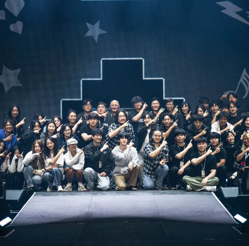 RUNSEOKJIN_EP.TOUR THE MOVIE PROGRAM BOOK INTERVIEW (with the Tour Director)

I love Jin so much. He overflows with creativity, passion, talent, and desire to make fans be HAPPY and satisfied. He is a true artist, a true musician always aiming for higher. 

👤 “Even for me,