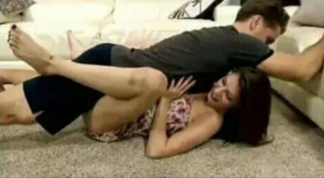 Weeleey6's tweet image. Me and my cousin fighting for the  television remote😂