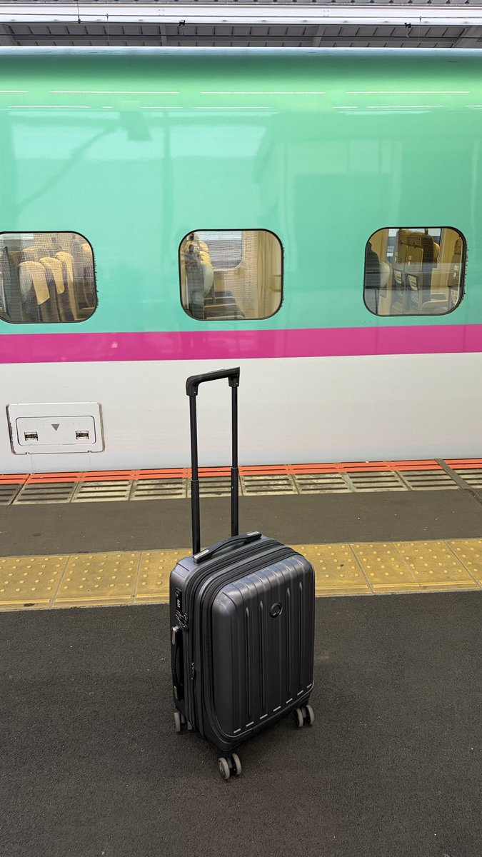 仕事納めをしたのでその足で新幹線に飛び乗りました🚄 盆と正月の車