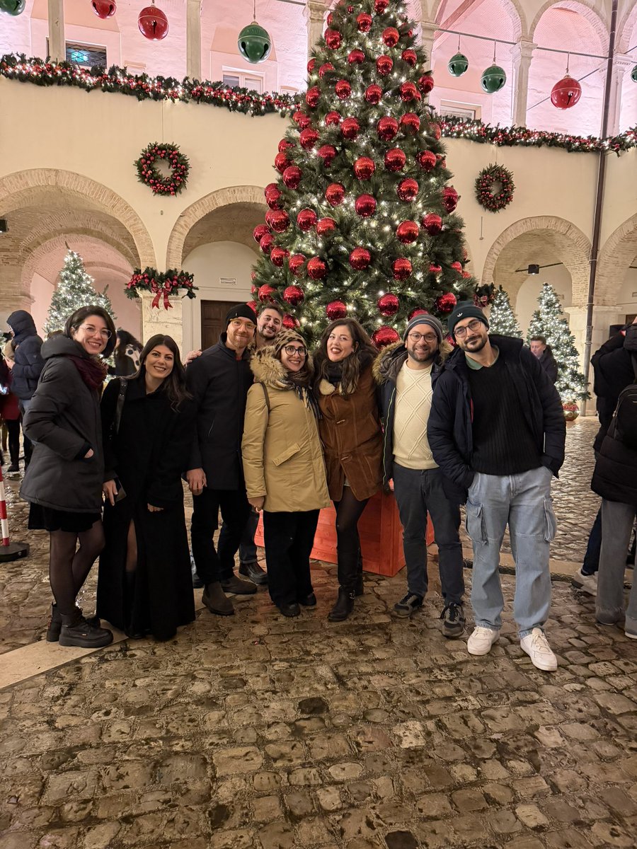 Giovmas's tweet image. Un po di magia natalizia #luminarielarino