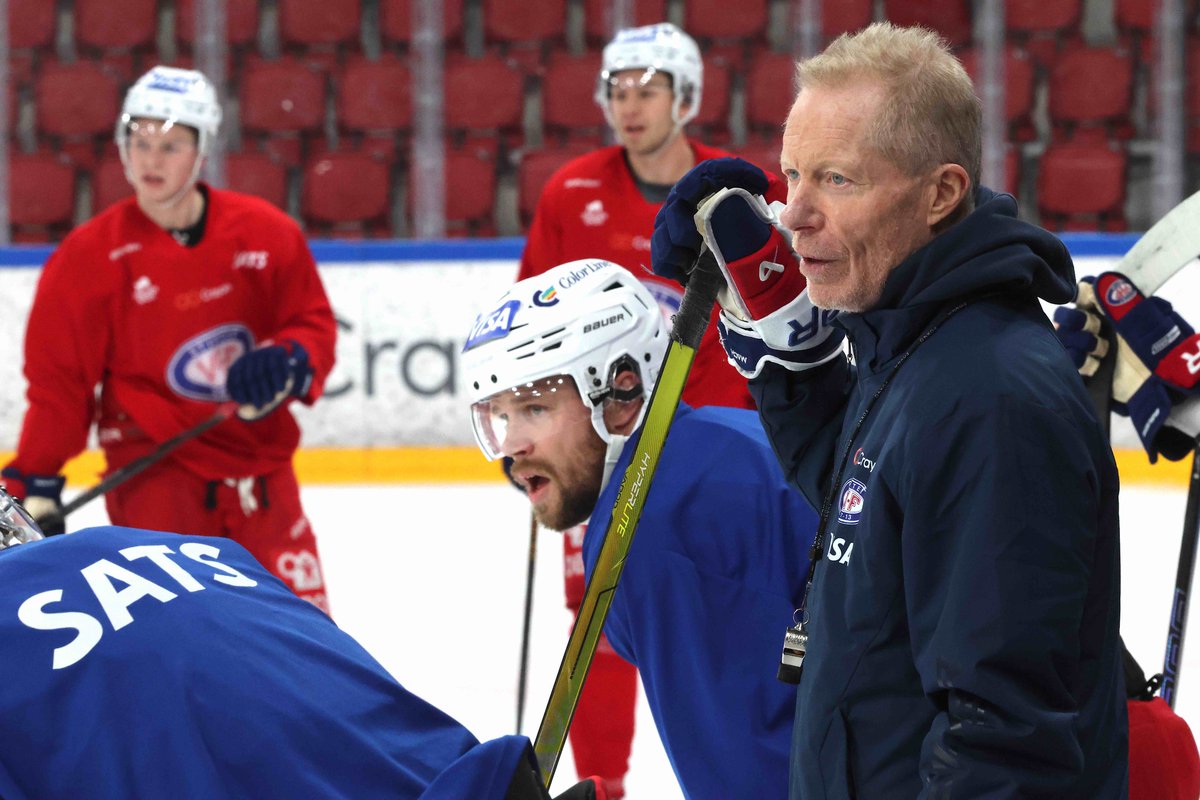 Søndag starter jakten på årets seks siste poeng. Tirsdag samles vi på Jordal igjen for siste gang i 2025!

Les mer, se video og kjøp billetter  i appen, eller her: 
vif-hockey.no/article/1ygat7…

#2hockey #vifhockey #romjulskampen #helejordal
