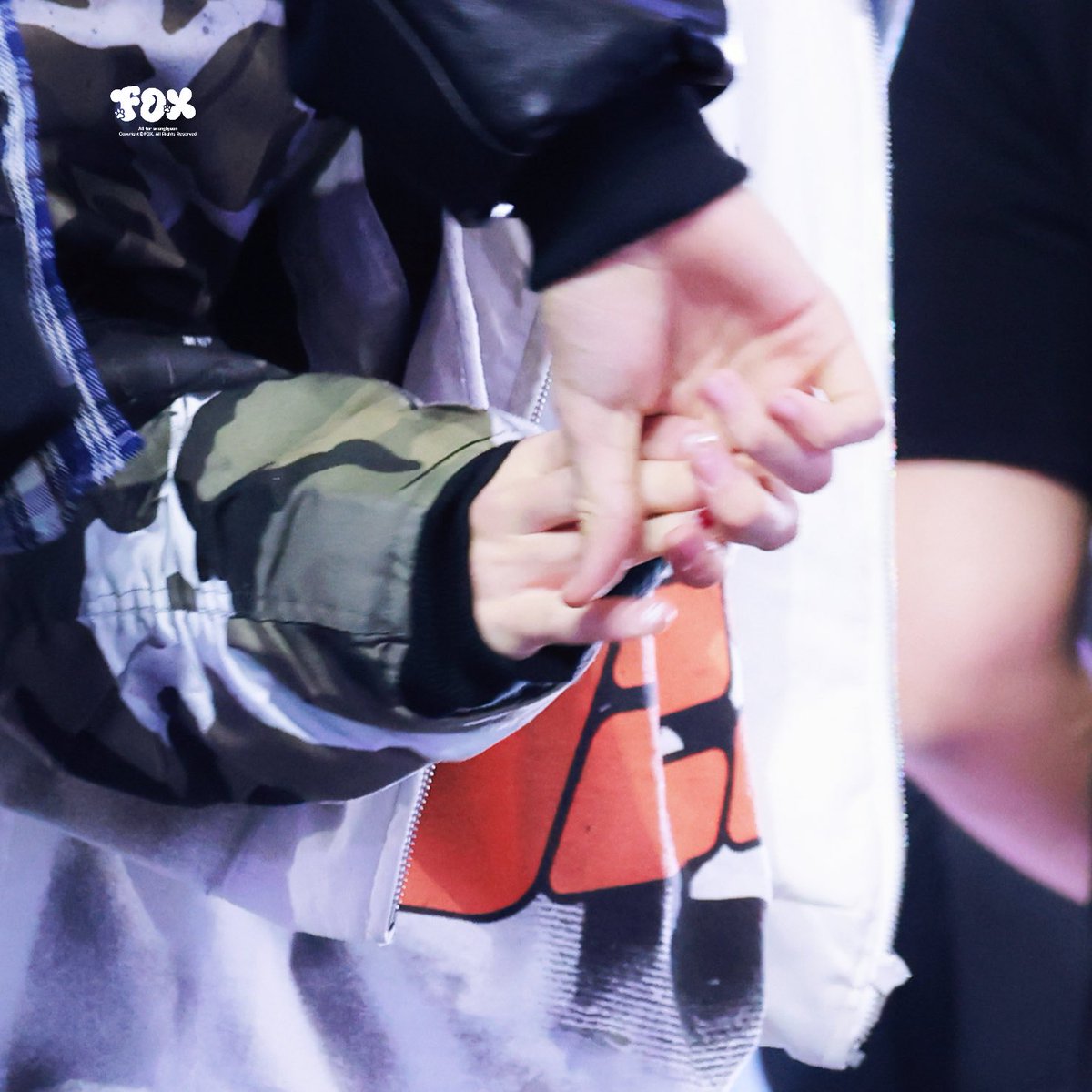 FOX_090113's tweet image. 251225 🤝🏻

#CORTIS  #코르티스 
#SEONGHYEON #성현
#MARTIN #마틴