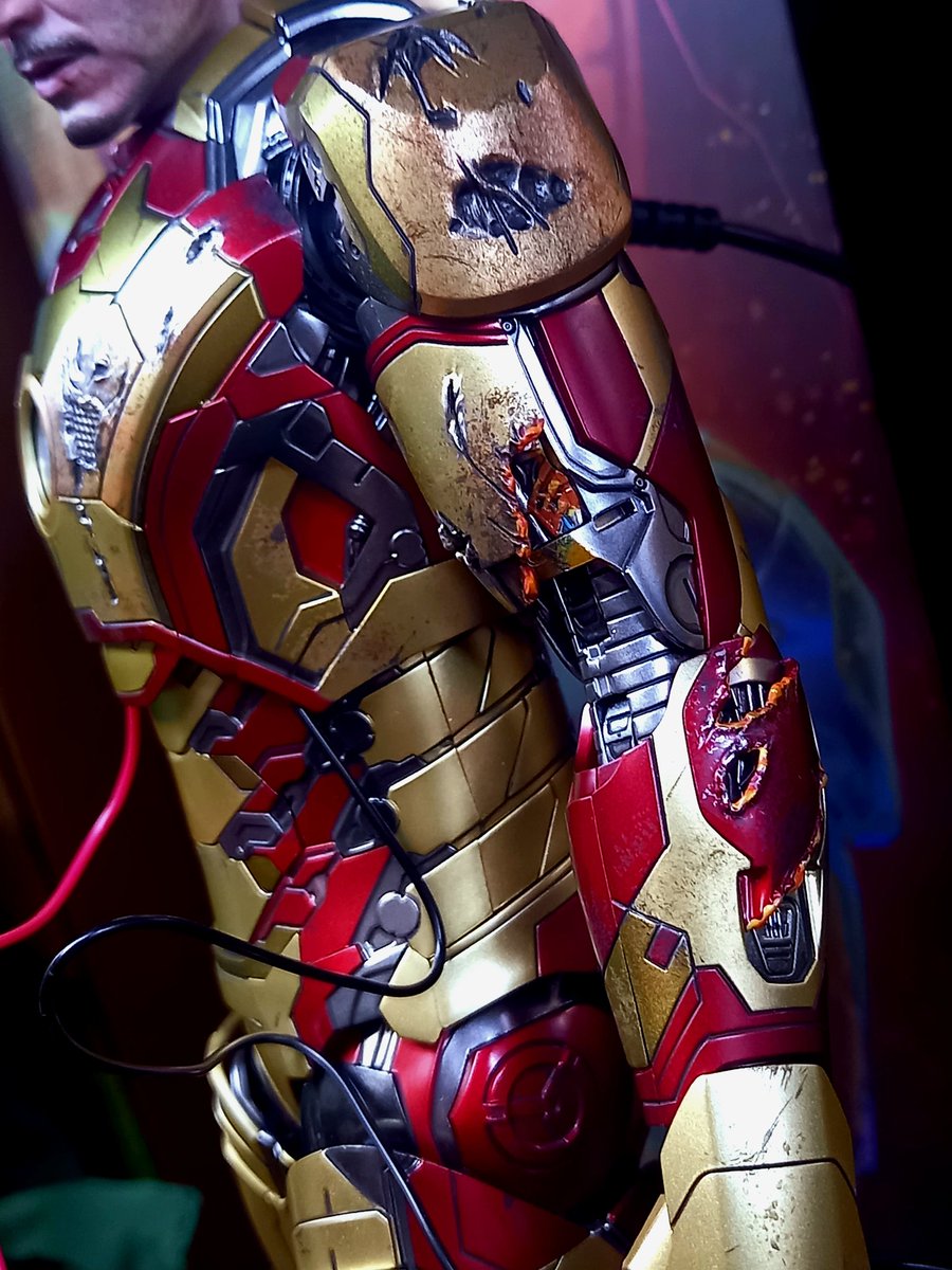 次は素顔ヘッドに、そしてアーマーをバトルダメージ版に付け替えて