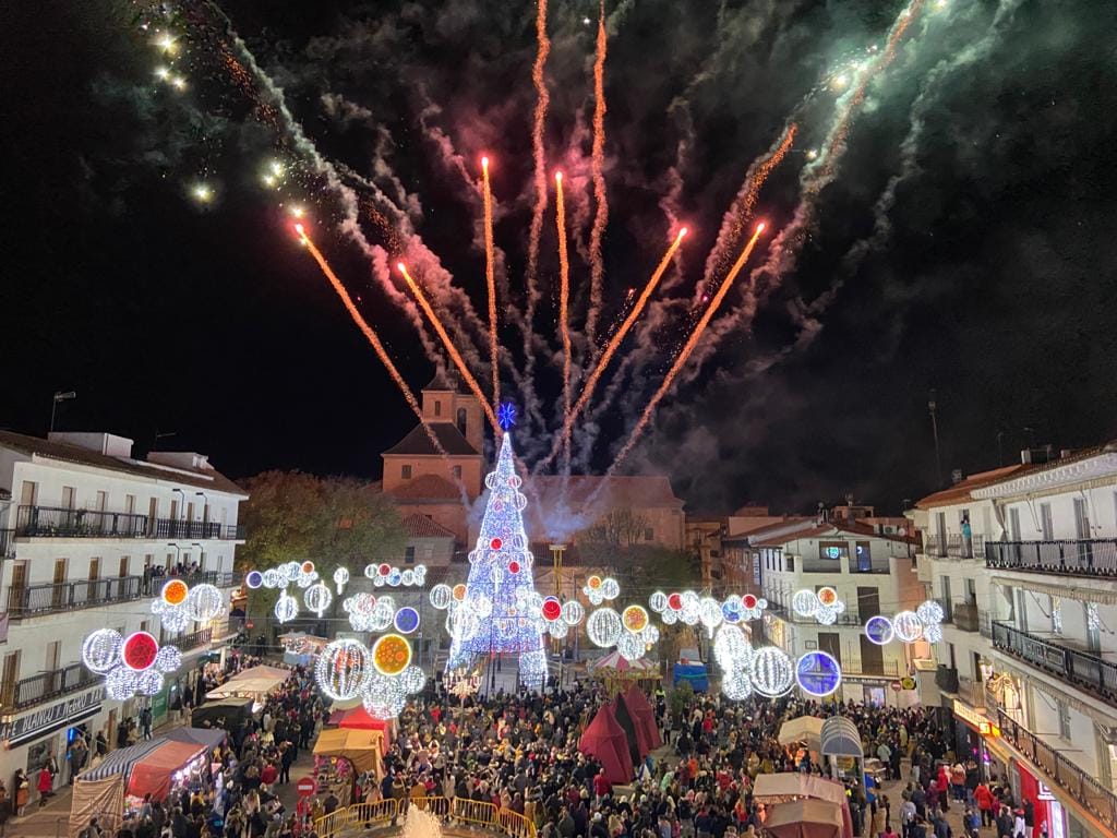 Imaginen por un segundo. Solo un segundo.

Imaginen que durante mis ocho años de alcaldía se me hubiera ocurrido la "brillante" idea de contratar para la programación de Navidad —sí, la de las familias, la de los niños— a un grupo de música famoso por insultar a los votantes de