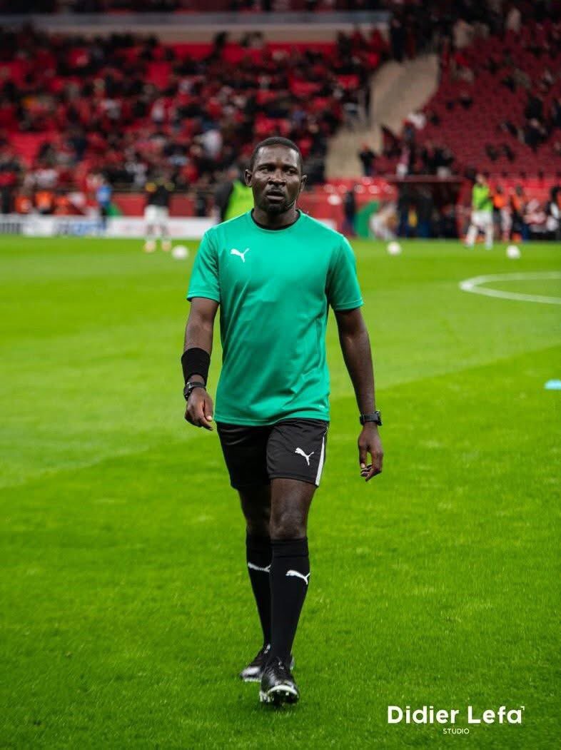 🇨🇲🔥⚽ Abdou Abdel Mefire. 
Il a 29 ans. L'arbitre international camerounais est le plus jeune arbitre central
Il a dirigé le choc Maroc 🇲🇦 vs Mali 🇲🇱 ce vendredi 26 décembre 2026. #CAN2025