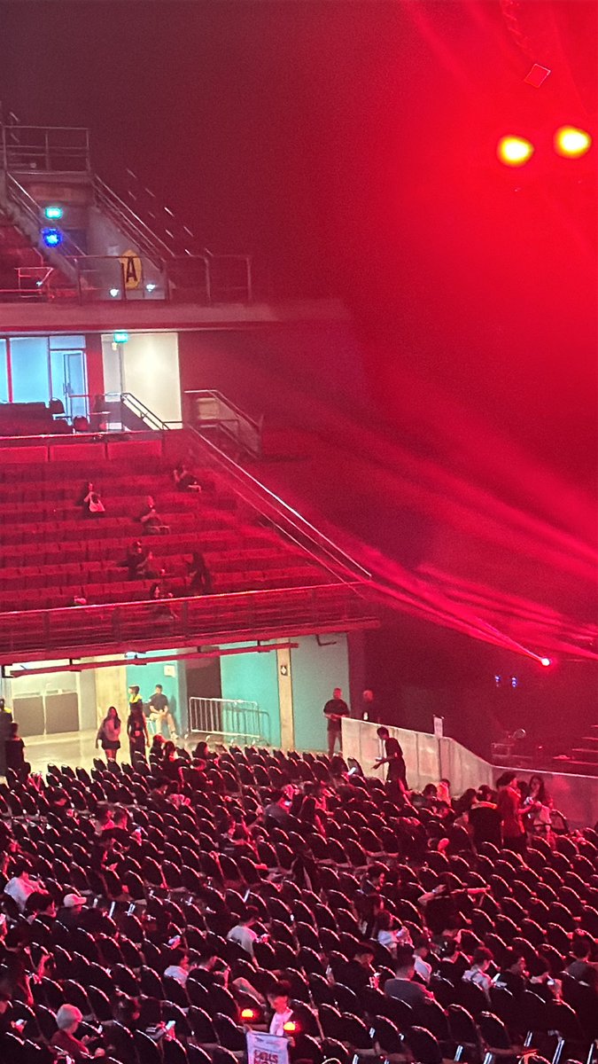 ไม่มีรถราง😭😭 #LOVEMONSTERS_IN_BKK