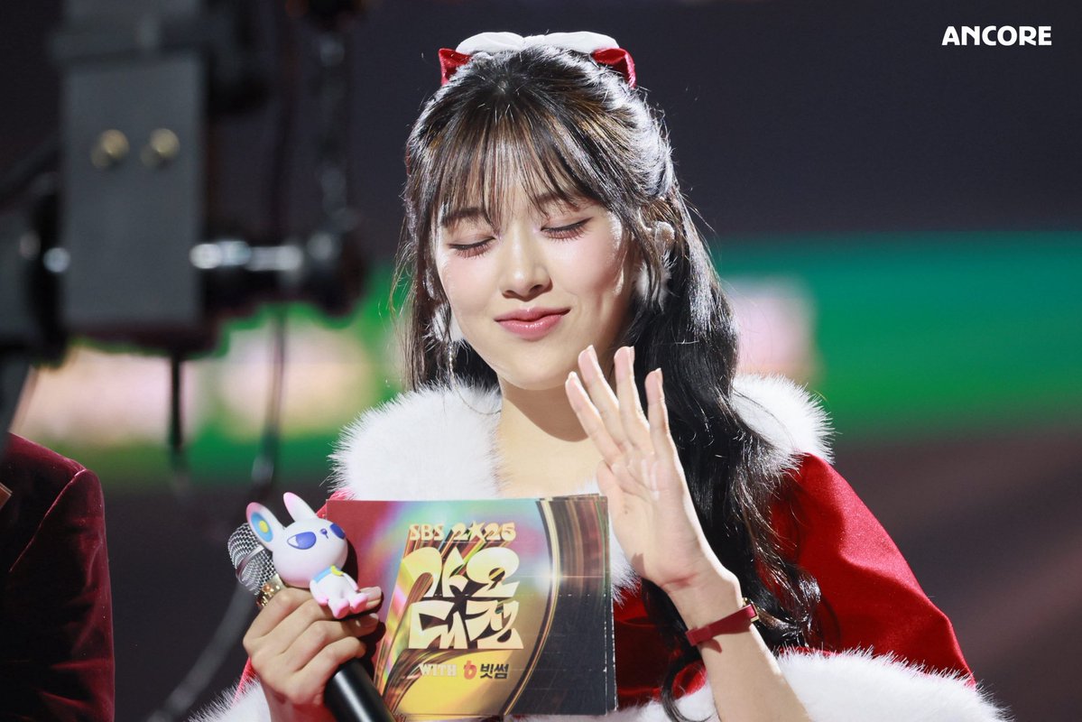 Ancore901's tweet image. 20251225 SBS
#아이브 #IVE #안유진 #AnYujin #유진 #Yujin