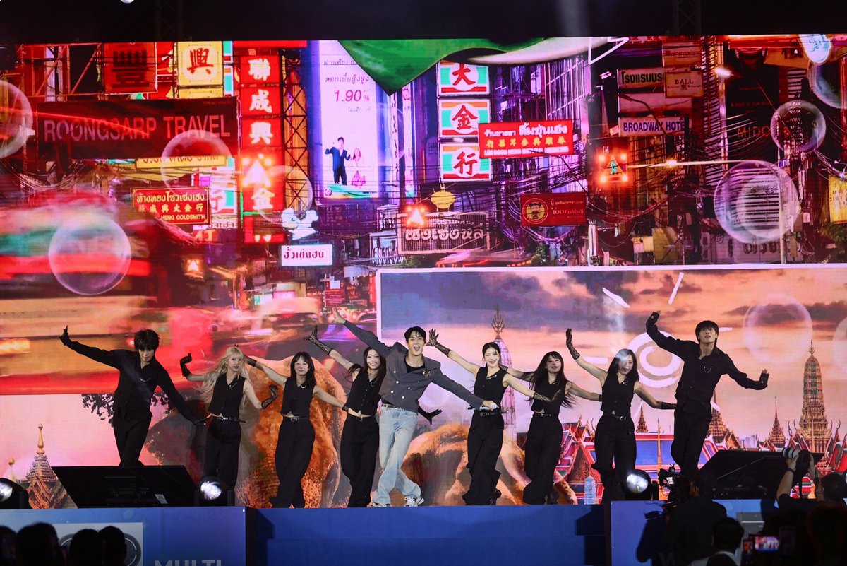 แบลคกราวน์ใหม่ปะ ตอนโชว์เพลง  #HaierxBamBamFansFestival
#BamBam <a href="/BamBam1A/">BamBam</a>