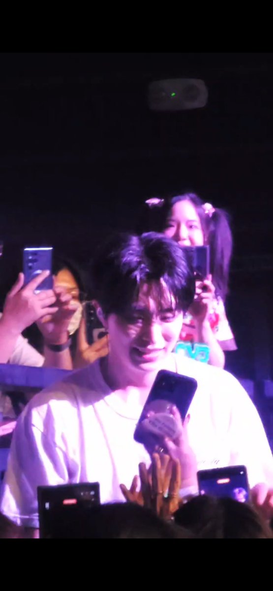 cyoki_jay's tweet image. 機種変したので長い間使った📱iPhoneとケースにさよならするときが来ました🥹色々思い出も多いのでちょっと寂しい気もするケド…ㅜㅜ次の子にも頑張ってもらおぉぉ😊✨