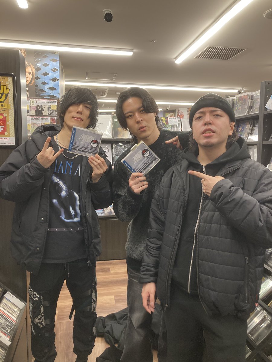 本日は新作Destinationを発売したSAILING BEFORE THE WINDのメンバーの方々がご来店されました🔥

全10曲を収録を収録したの待望の1stフルアルバムです！

ぜひチェックを👇
diskunion.net/portal/ct/deta…
＃SAILINGBEFORETHEWIND