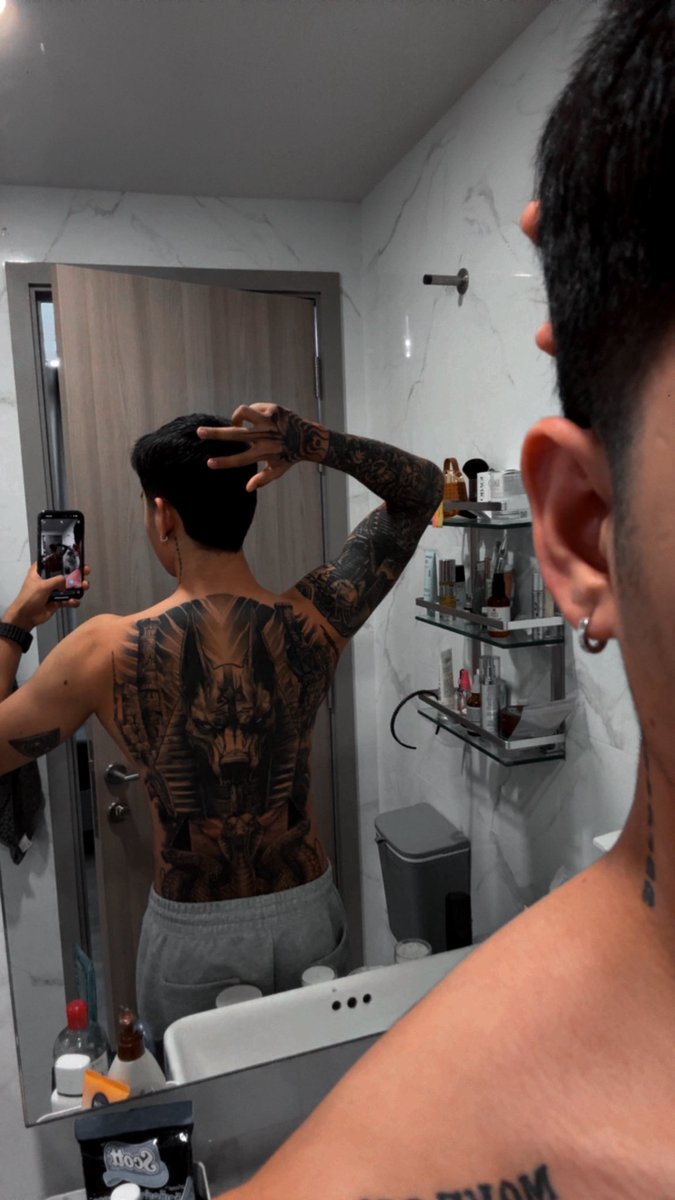 Gun_thonglor2001 tweet media