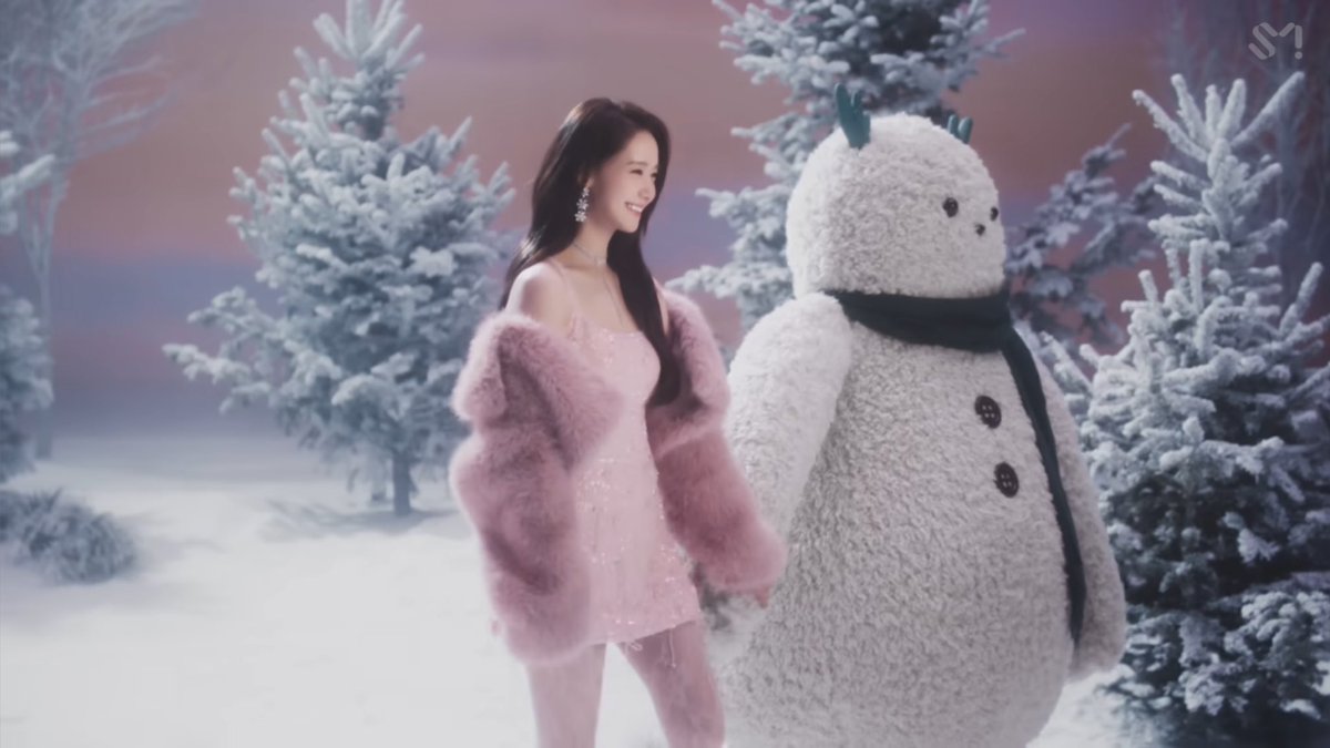 [TenAsia Top 10] Which female singer would you like to make a snowman with in the cold winter? (Ends 12/28)

🗳Vote for Yoona:
topten.tenasia.com/#/contests/149…

#LimYoona #YoonA #임윤아 #윤아
