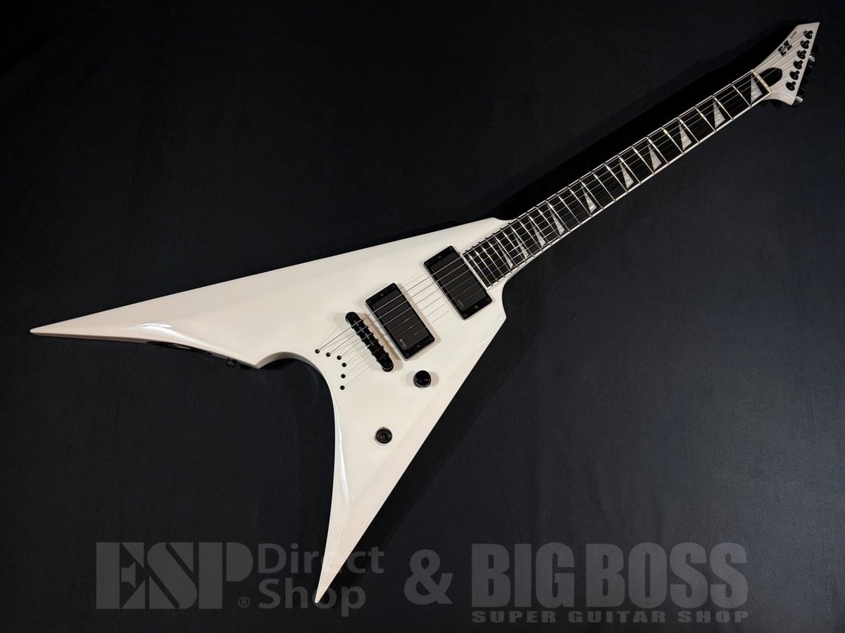 espcustomshop's tweet image. 【商品情報！】E-II ARROW NT Snow Whiteが入荷しました！！

見た目良し！サウンド良しな1本！
EMG 81 &amp;amp; 85のコンビを搭載🔥メタルギタリスト必見です🤘

詳細・ご注文は→bigboss.jp/store/products…
#espguitars #ARROW #エレキギター #楽器 #梅田