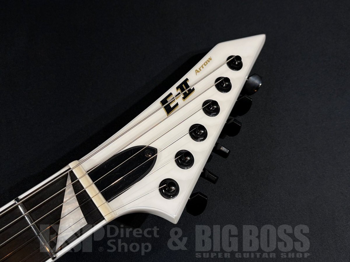 espcustomshop's tweet image. 【商品情報！】E-II ARROW NT Snow Whiteが入荷しました！！

見た目良し！サウンド良しな1本！
EMG 81 &amp;amp; 85のコンビを搭載🔥メタルギタリスト必見です🤘

詳細・ご注文は→bigboss.jp/store/products…
#espguitars #ARROW #エレキギター #楽器 #梅田