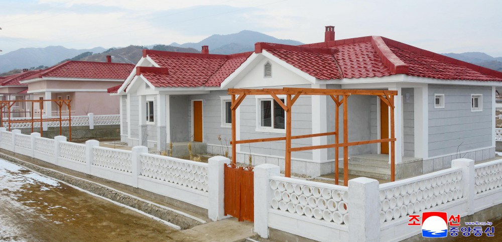Explore_DPRK's tweet photo. Fashionable dwelling houses have appeared at the Pumin Farm, Songhung Farm and the Toksong Apple Farm in Hamhung City, South Hamgyong Province of the DPRK.

The new houses, which preserve well the characteristics peculiar to the countryside and embody architectural diversity. https://t.co/pmPFciPZz7