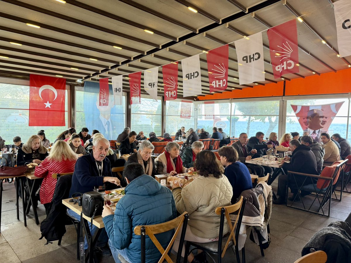 📌 CHP Erdek İlçe Başkanlığımızın düzenlediği kahvaltı etkinliğinde örgütümüzle bir araya geldik.

İl Başkanımız Erden Köybaşı ve Erdek Belediye Başkanımız Burhan Karışık ile birlikte katıldığımız bu güzel buluşmada, partimizin dayanışma ve mücadele ruhunu bir kez daha hissettik.