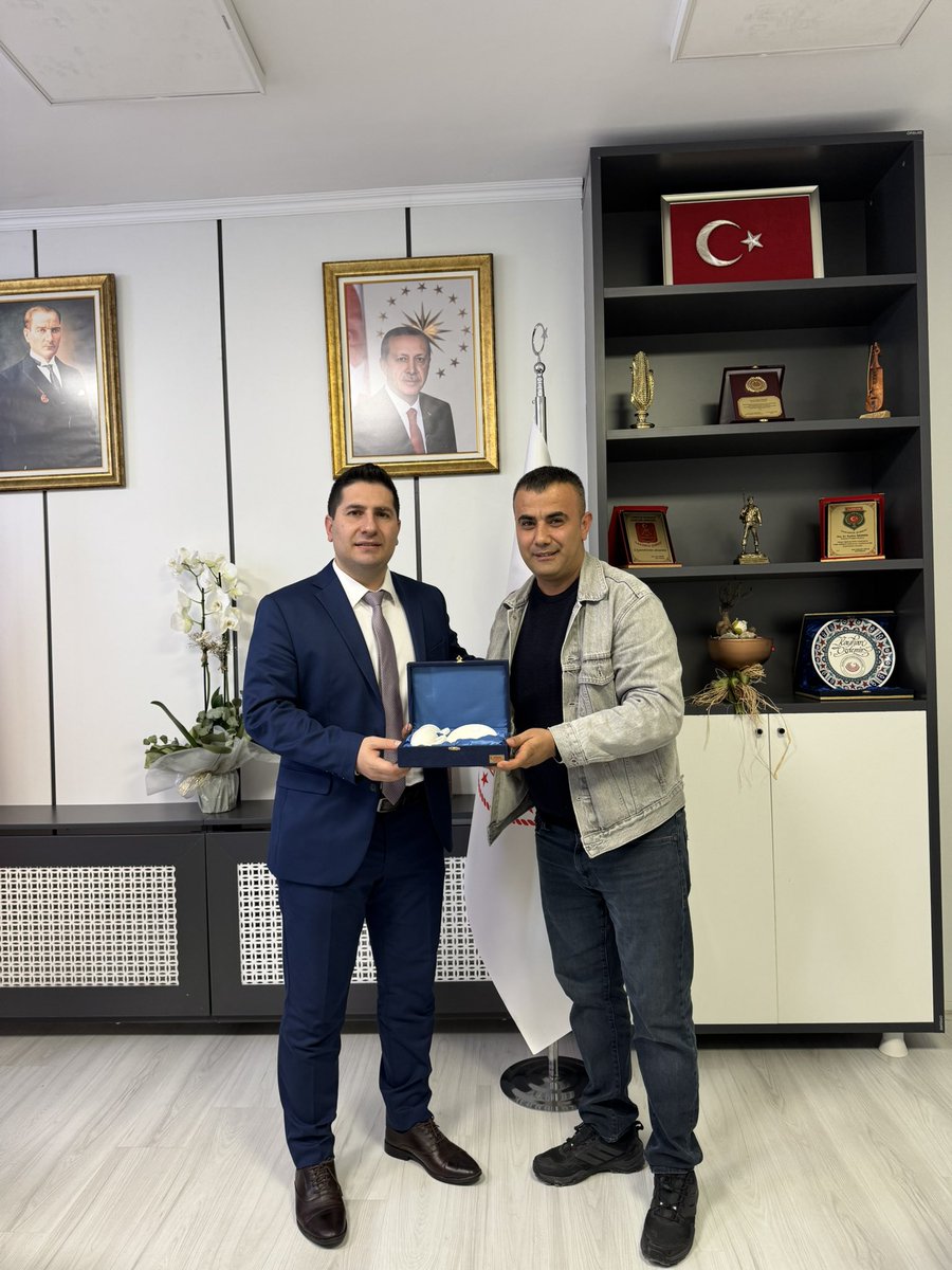 MustafaBsklync's tweet photo. Sakarya İl Sağlık Müdürümüz Sayın Doç. Dr Kayhan ÖZDEMİR'i makamında ziyarette bulundum. 
İlgi alakası ve misafirperverliği için teşekkür ederim. https://t.co/3tFnLzS05v