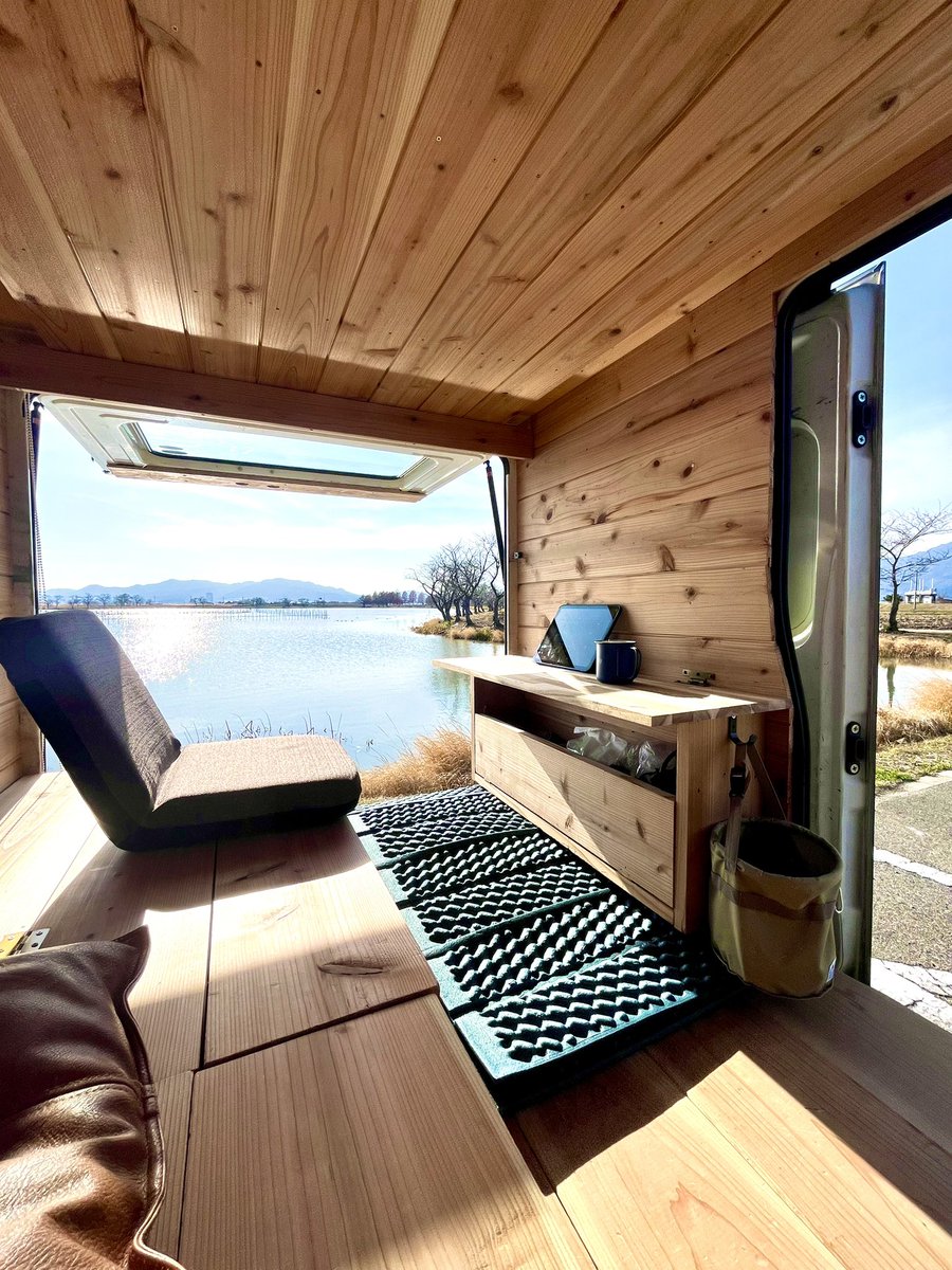 動画公開しました。

今回は車内テーブル作りました。

展開できるようにしています。

簡単diyなので短い動画です。

よかったらご覧ください。

動画
↓
youtu.be/sabx9gPcOxk?si…

#車中泊 #軽トラ #パネルバン #車内テーブル