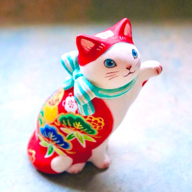 加賀五彩招き猫』 2匹並ぶとグータッチしているみたい😄