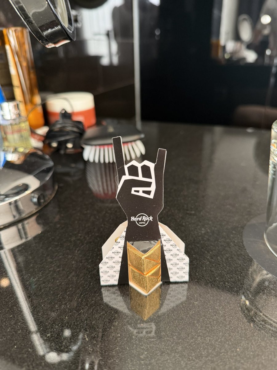 Simon Buckmaster tweet media