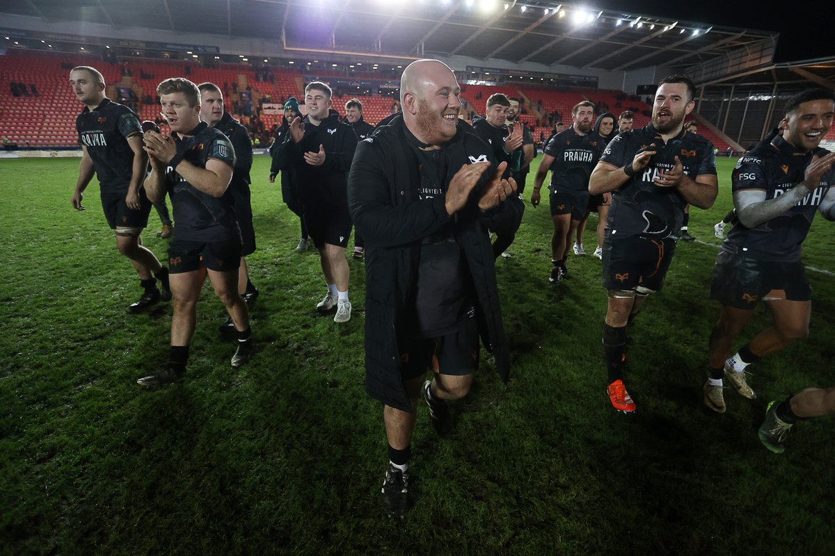 ospreys's tweet image. Winners are grinners 😁

Thanks so much for the travelling support. We heard you! 🖤

#OurBloodIsBlack