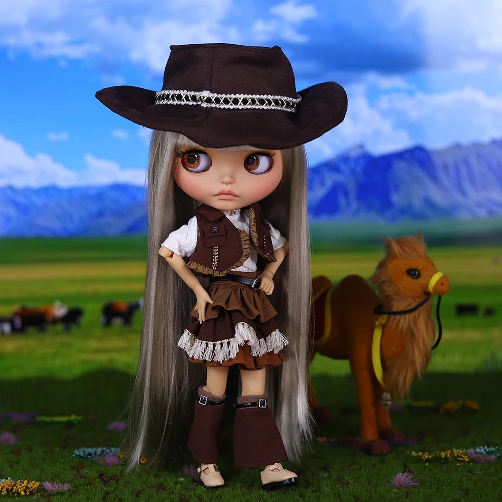 thisisblythecom's tweet photo. Western vibes for Neo Blythe 🤠

This cowgirl outfit set adds charm, texture, and storytelling style to any doll display.

Shop here
 https://t.co/ZbKYkRjQEM https://t.co/Nu95xrcspa