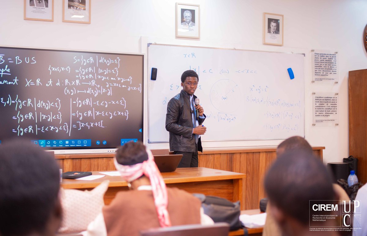 CIREMath's tweet image. L’Assistant Bien-Aimé Kiakisolako (~MPhil st University of Cambridge) a animé un bel atelier sur la topologie générale au bénéfice des étudiantes et étudiants affiliés au CIREM. 

Cet atelier a permis de montrer que la topologie n’est pas seulement une théorie abstraite,…